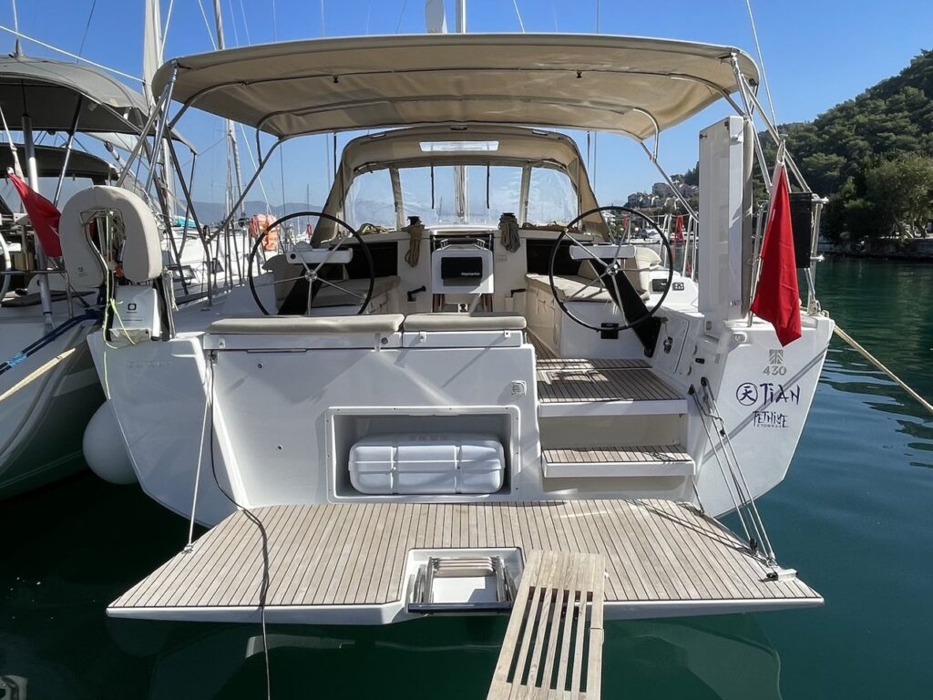 Yacht Image 1