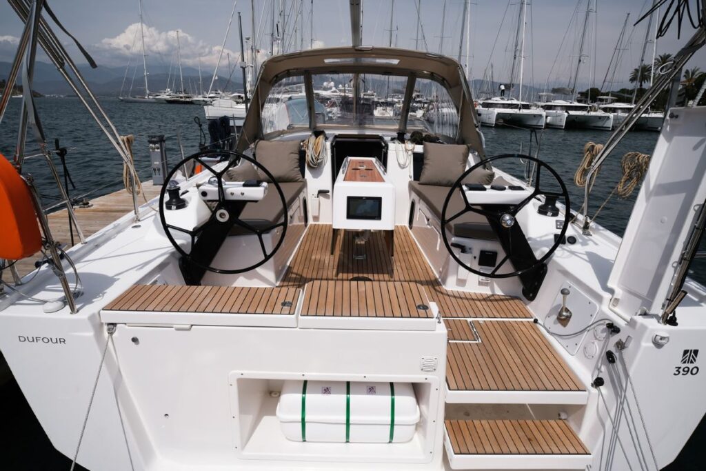 Yacht Image 6