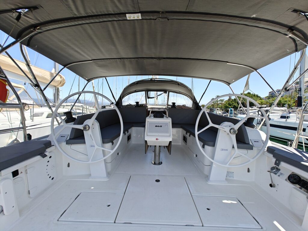 Yacht Image 9