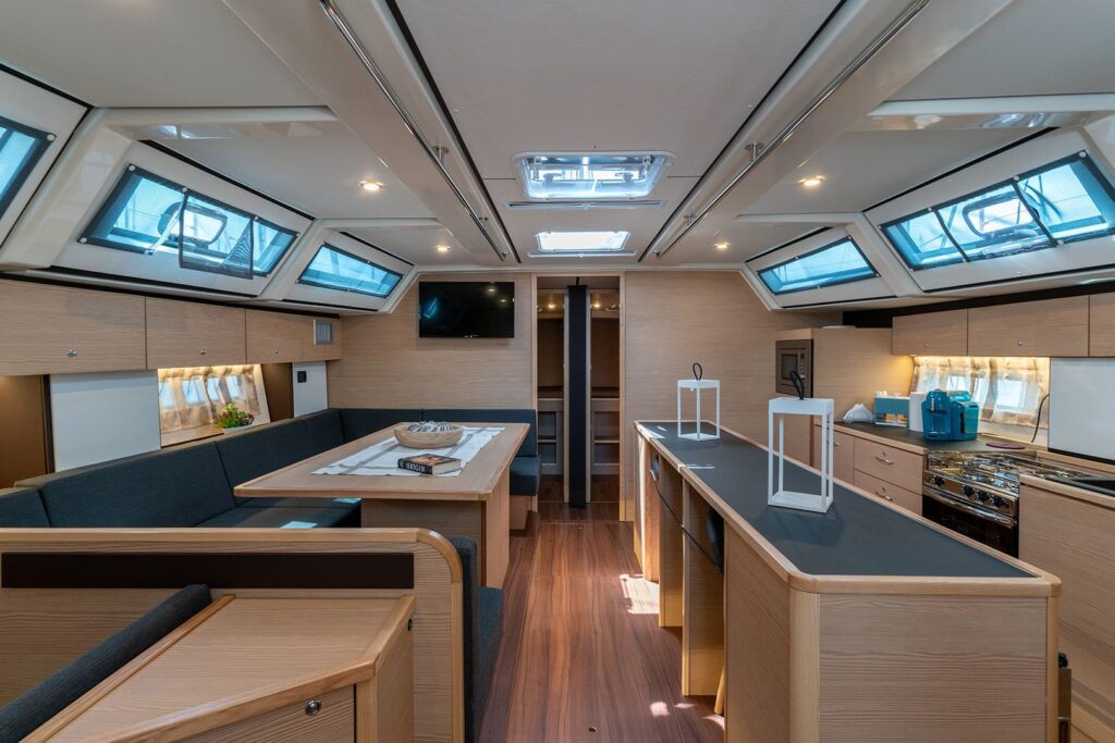 Yacht Image 24