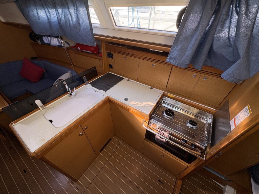 Yacht Image 13
