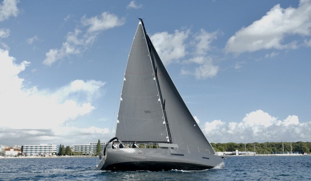 Yacht Image 33