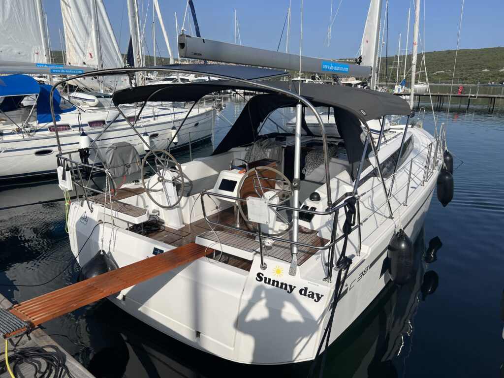 Yacht Image 4