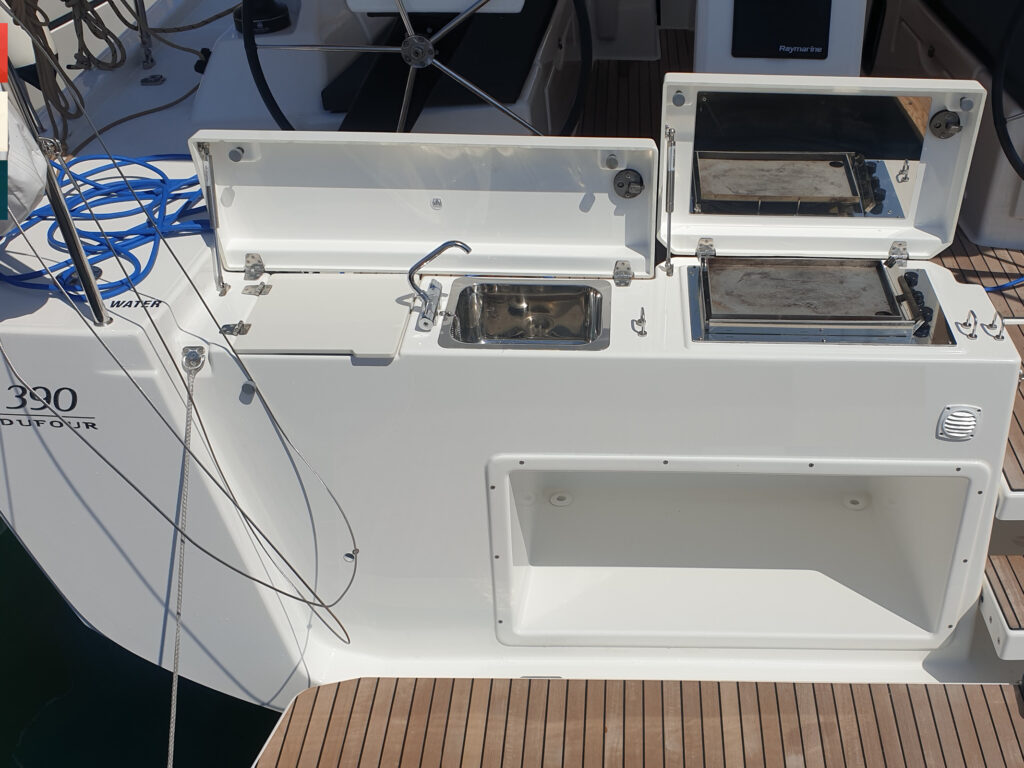 Yacht Image 8