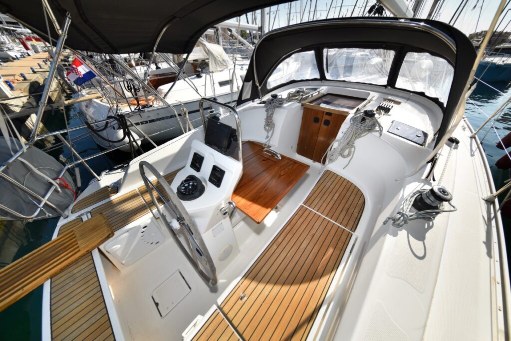 Yacht Image 4