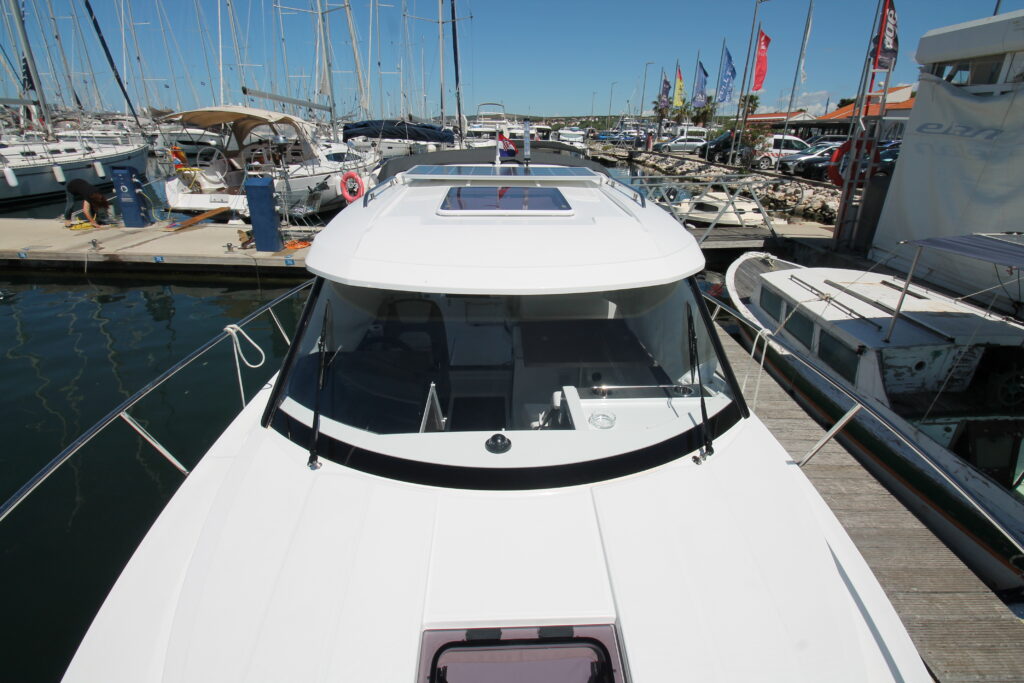 Yacht Image 4