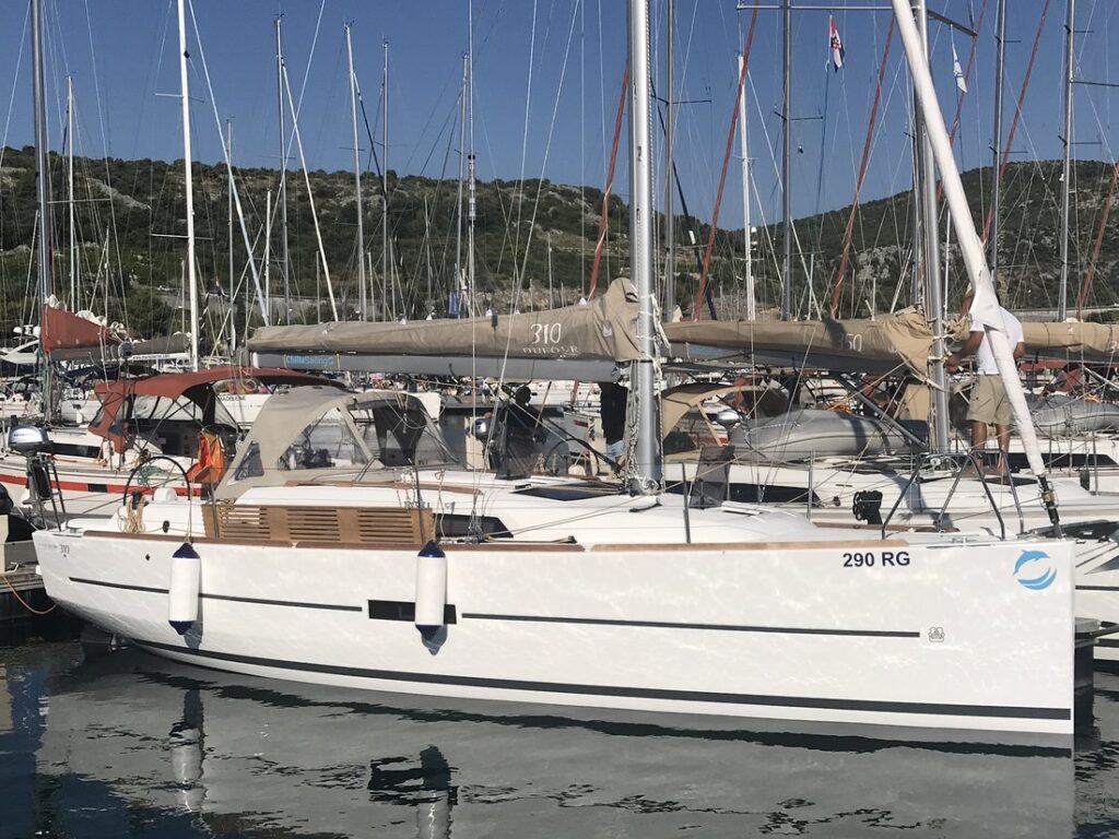 Yacht Image 4
