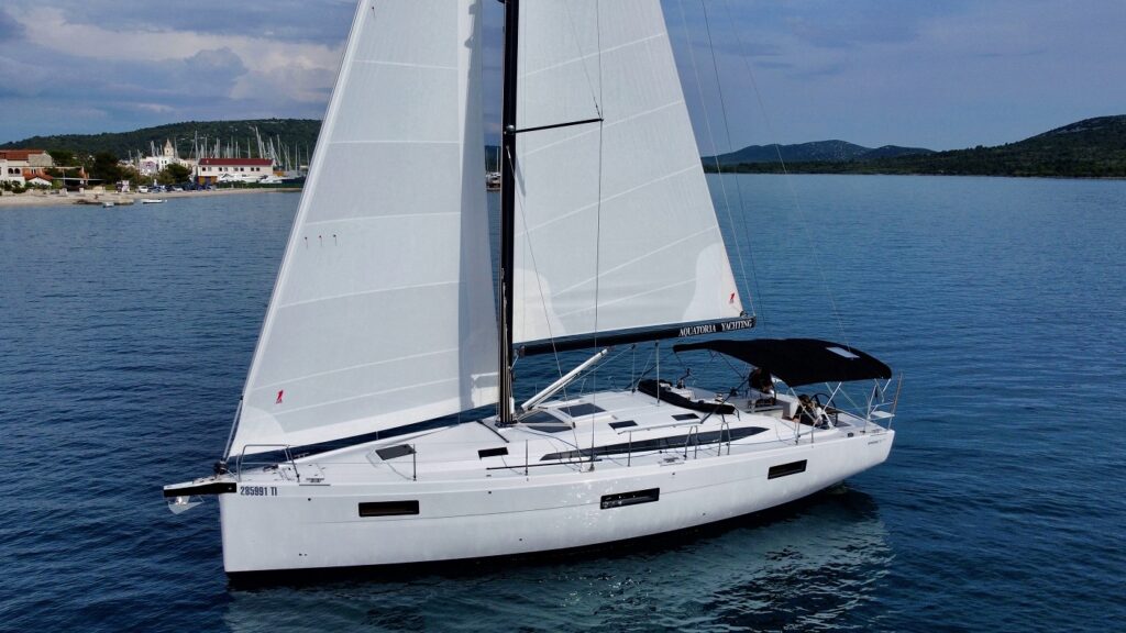 Yacht Image 6