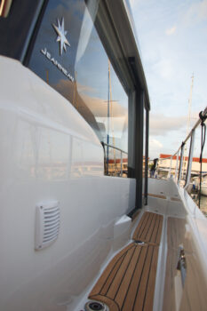 Yacht Image 6