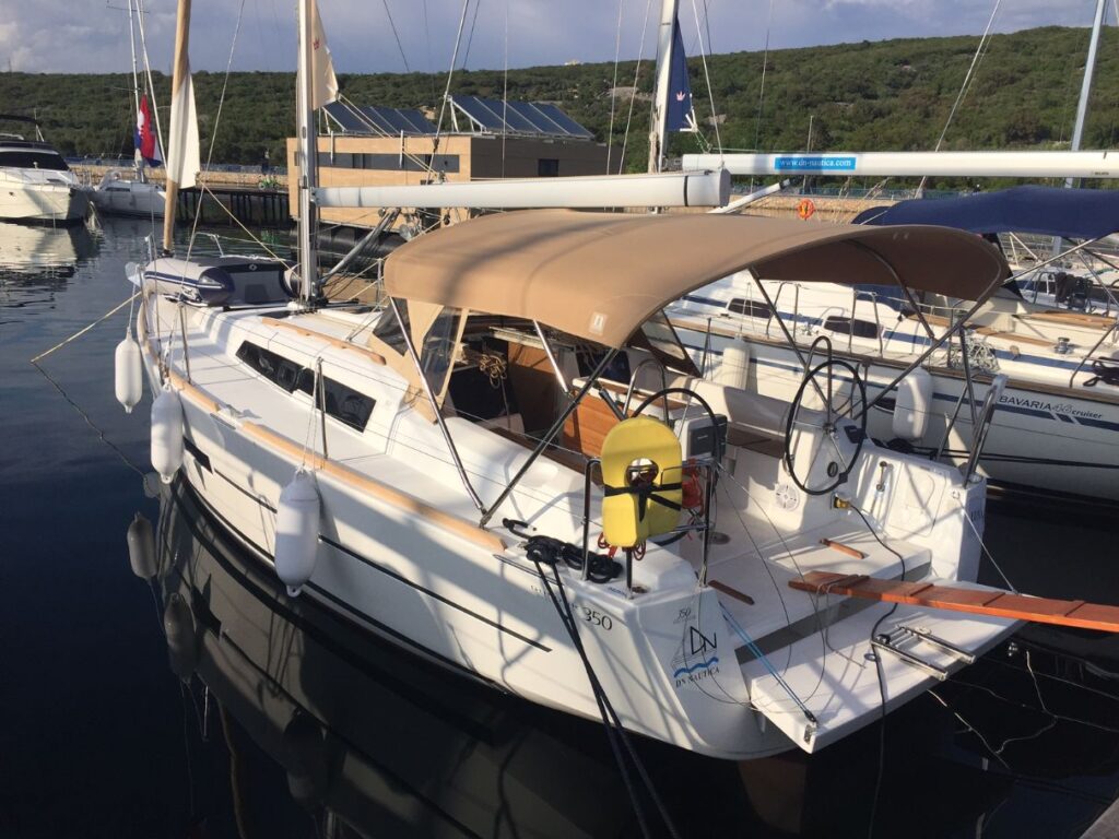 Yacht Image 4