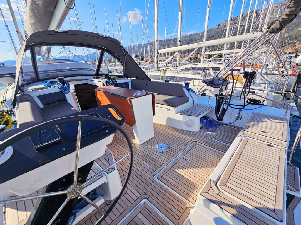 Yacht Image 7