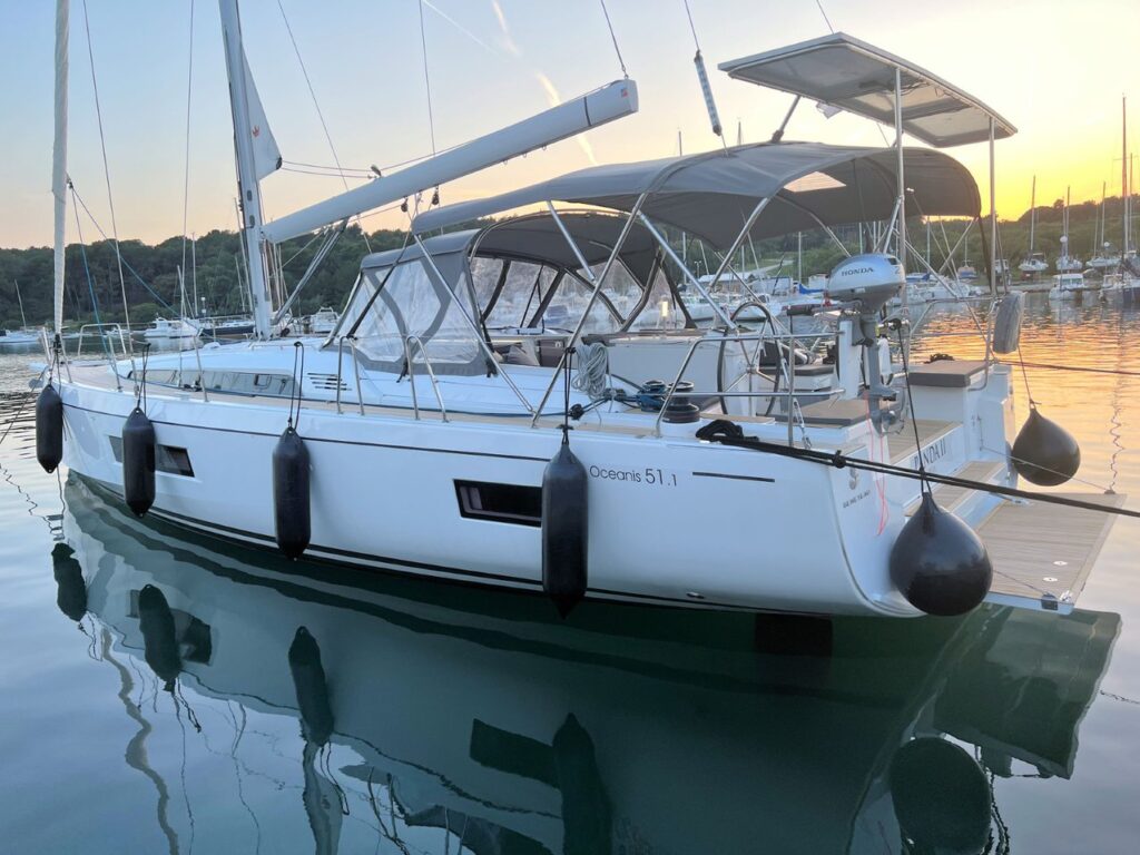 Yacht Image 6