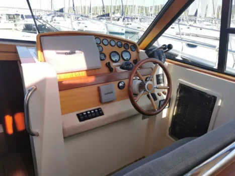 Yacht Image 6