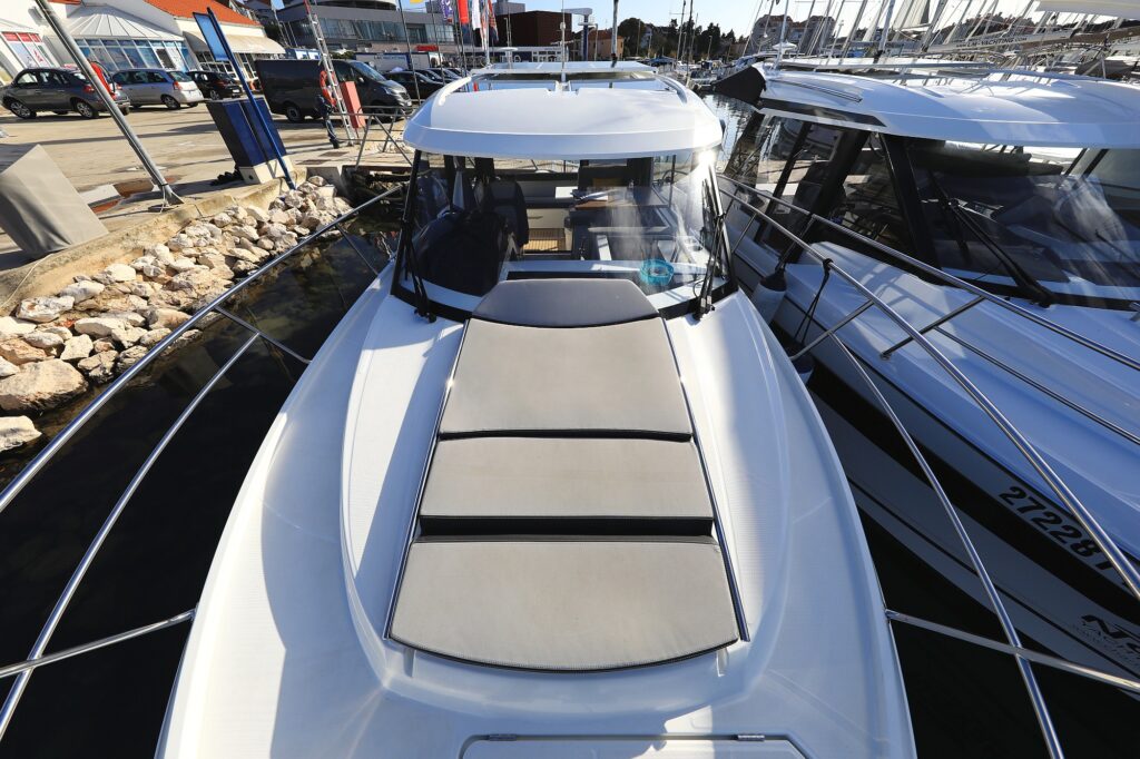 Yacht Image 6