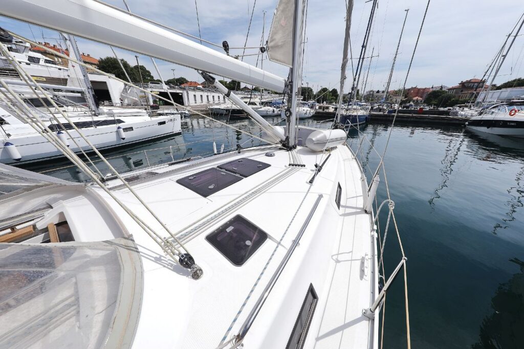 Yacht Image 11