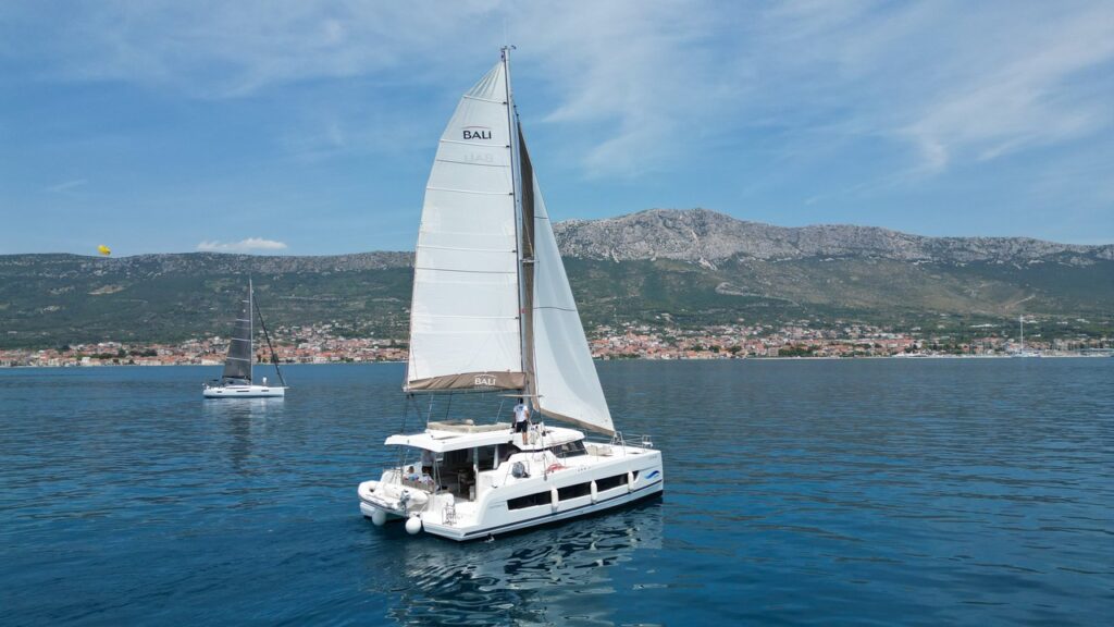 Yacht Image 9