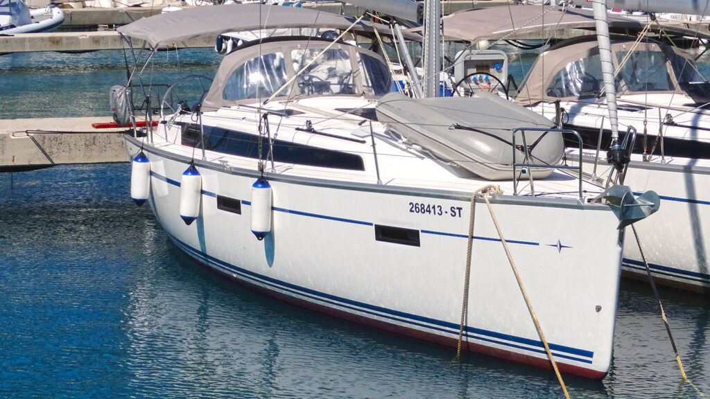 Yacht Image 9
