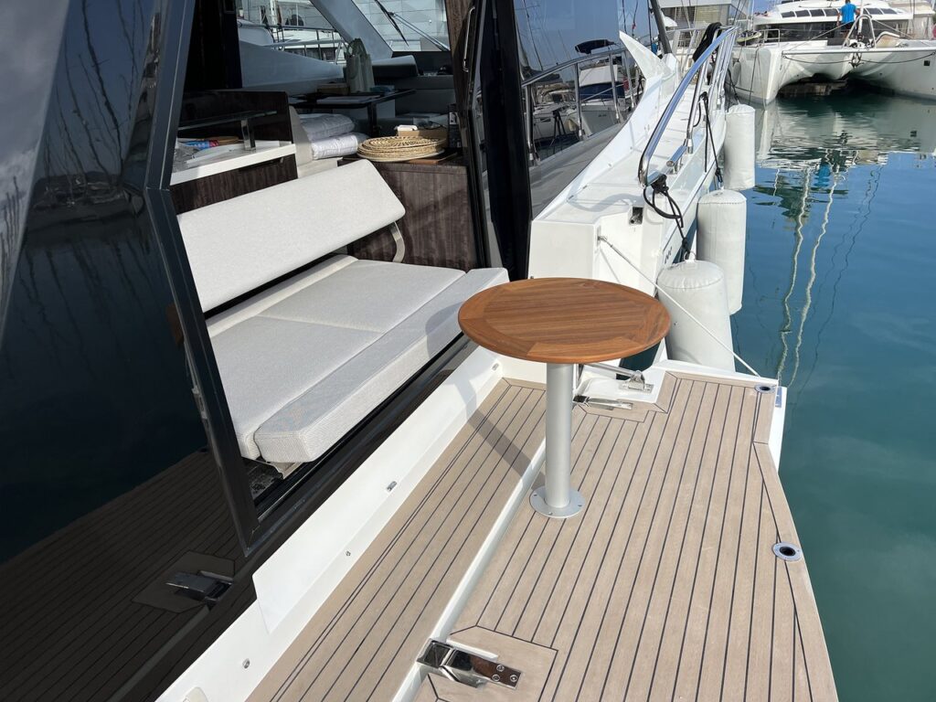 Yacht Image 24