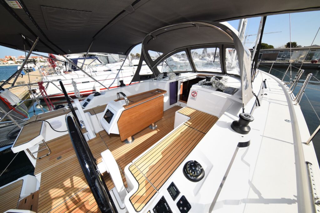 Yacht Image 15