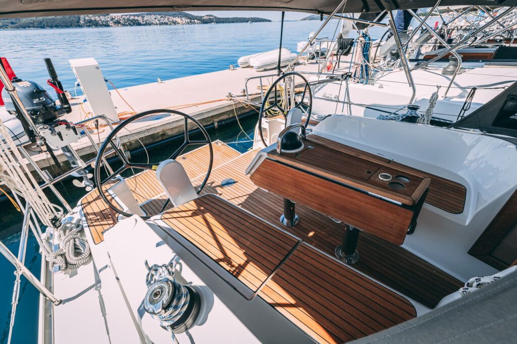 Yacht Image 11