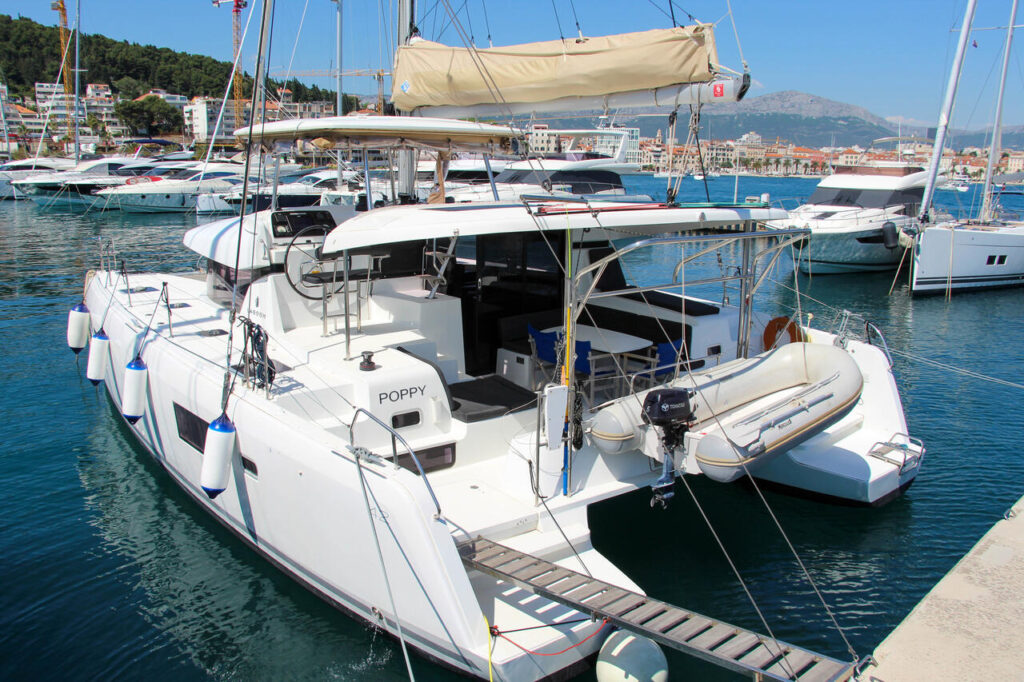 Yacht Image 12