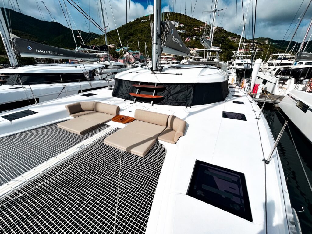 Yacht Image 12