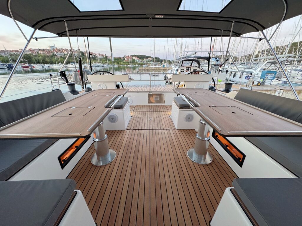 Yacht Image 15
