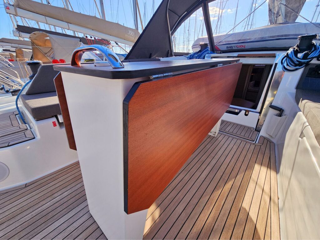 Yacht Image 8