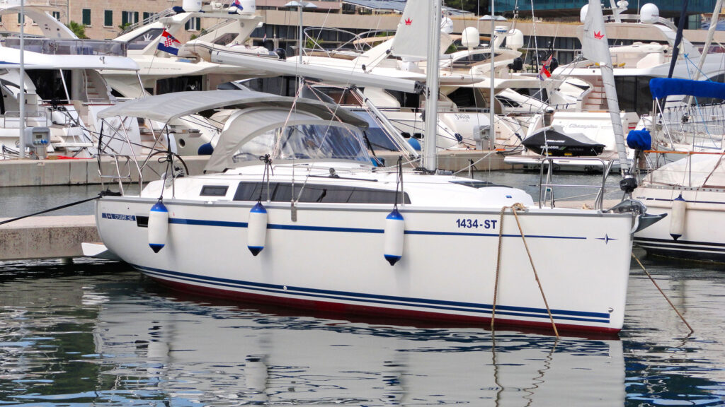Yacht Image 8