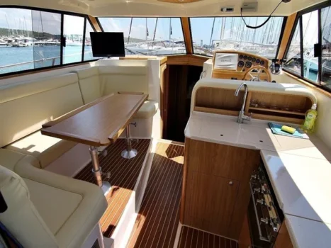 Yacht Image 10