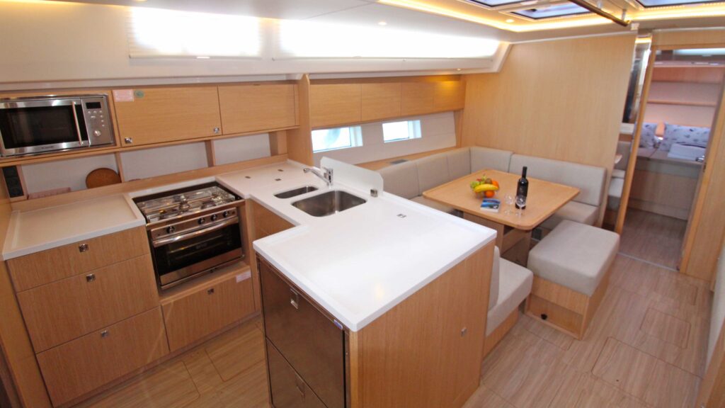 Yacht Image 12