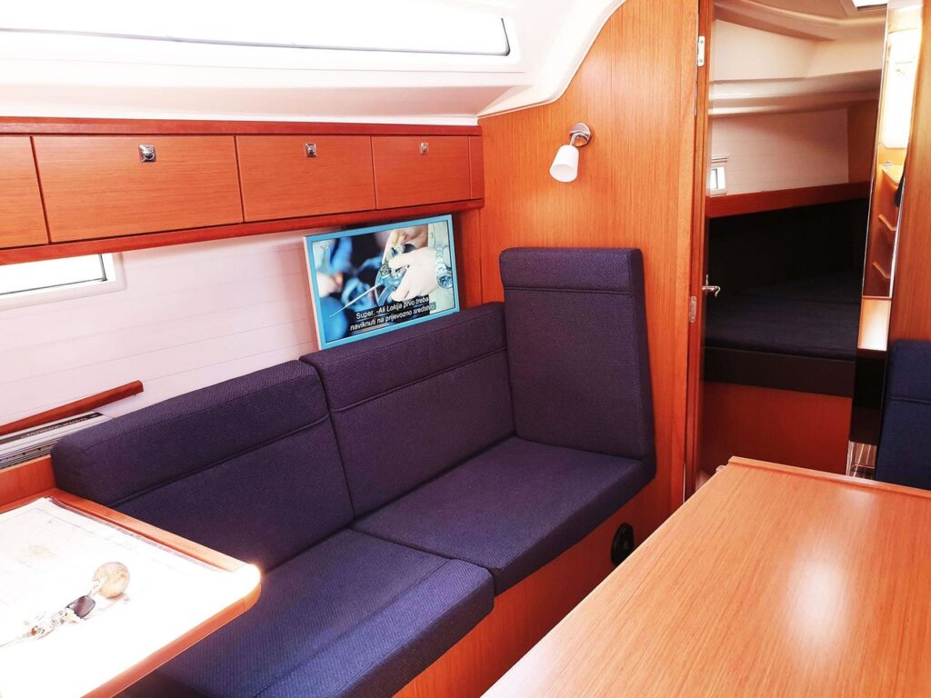 Yacht Image 11