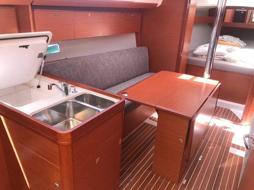 Yacht Image 5