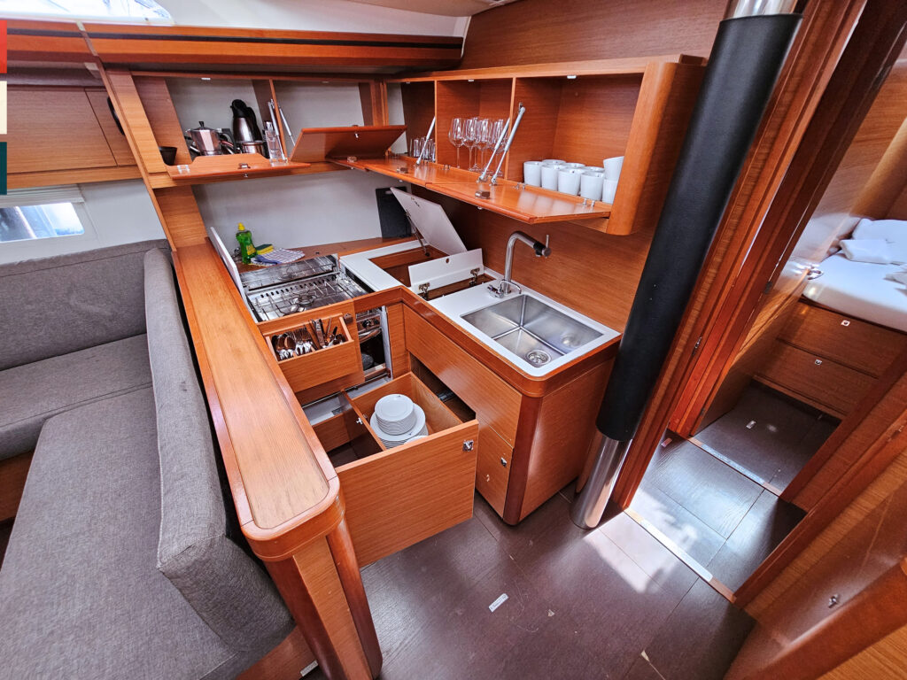 Yacht Image 31