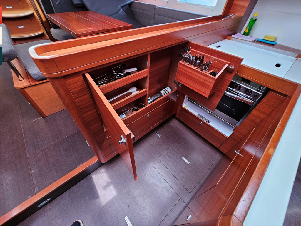 Yacht Image 32