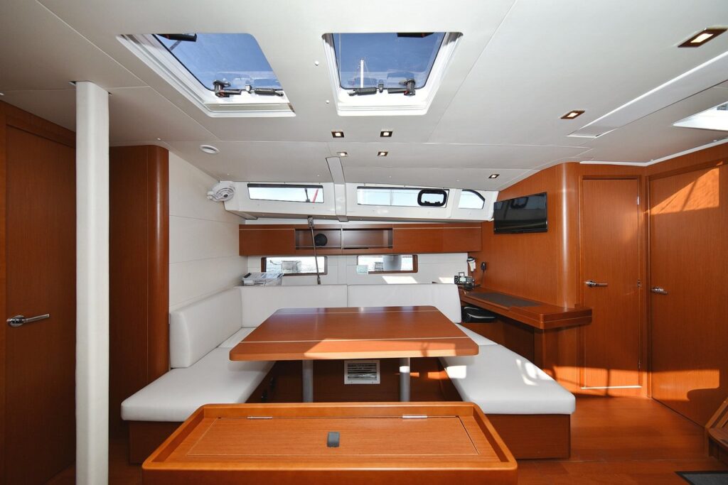 Yacht Image 12
