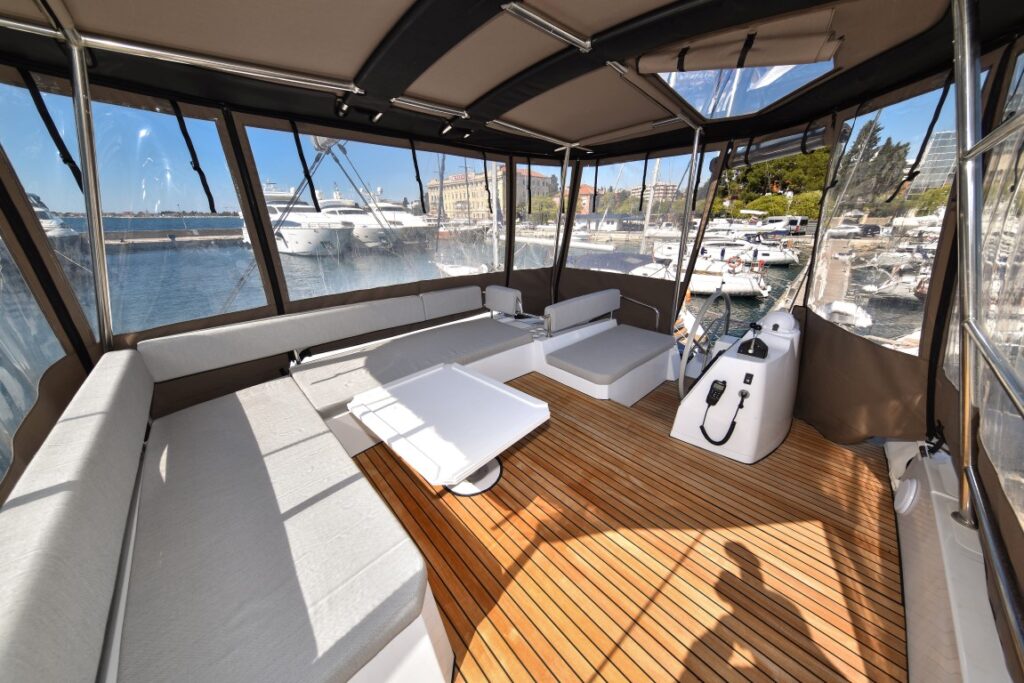 Yacht Image 24