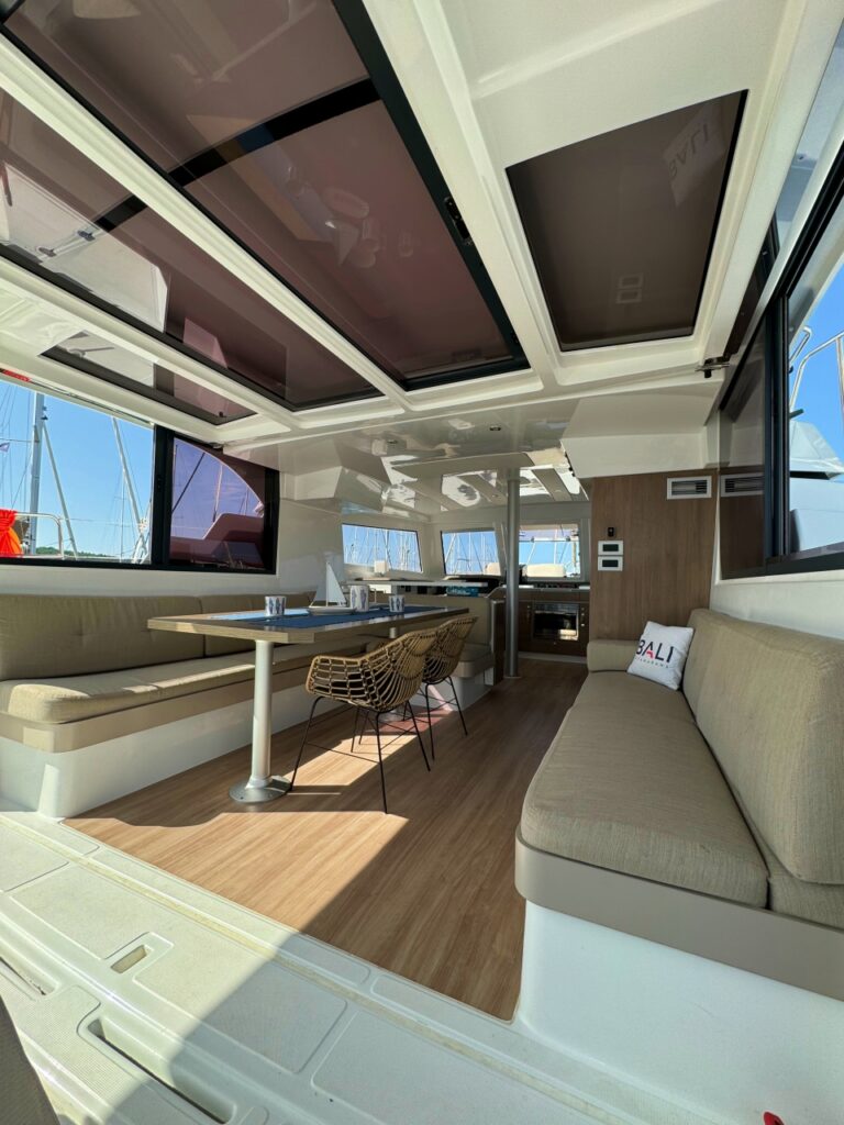 Yacht Image 12