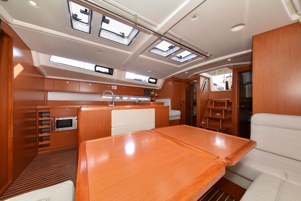 Yacht Image 21