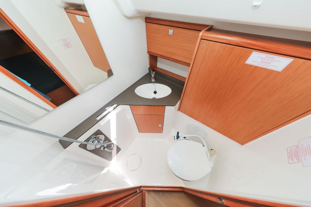 Yacht Image 32