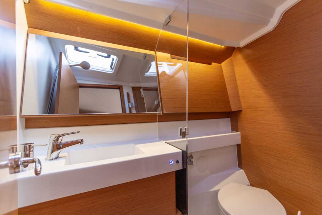 Yacht Image 33