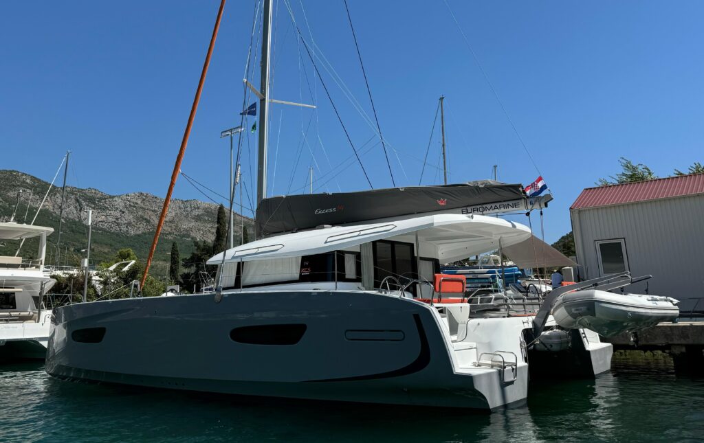 Yacht Image 19