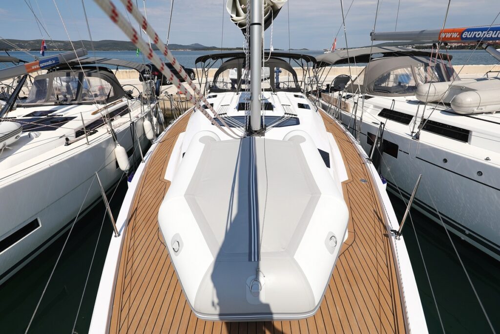 Yacht Image 4
