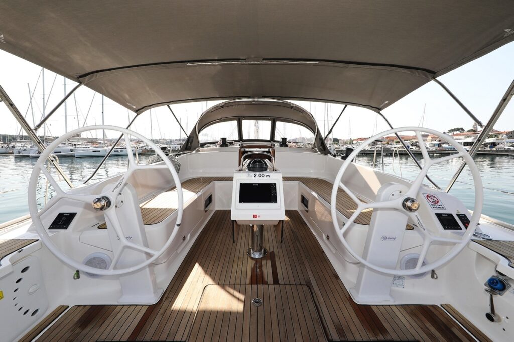 Yacht Image 7