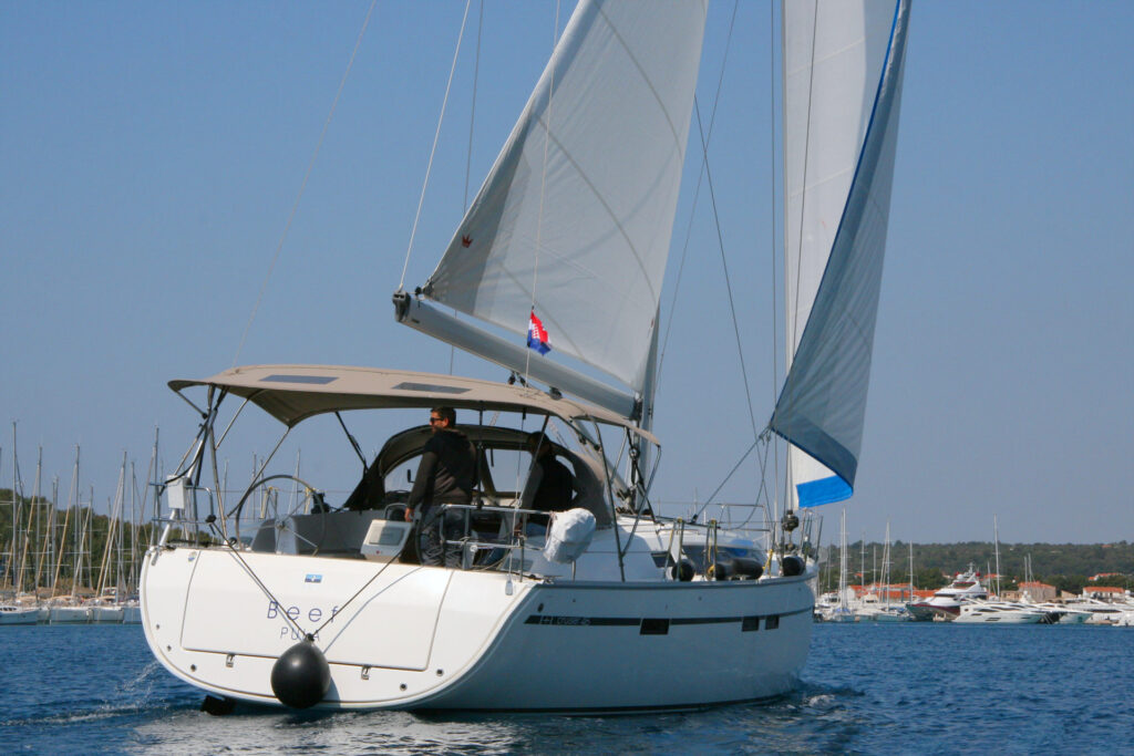 Yacht Image 4