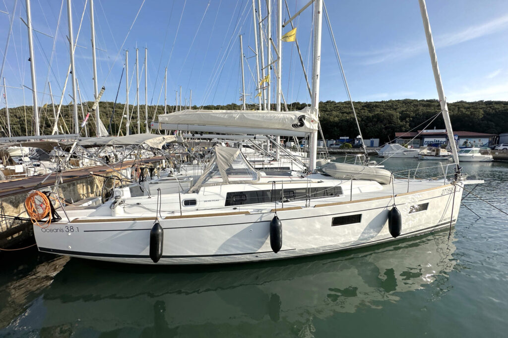 Yacht Image 4