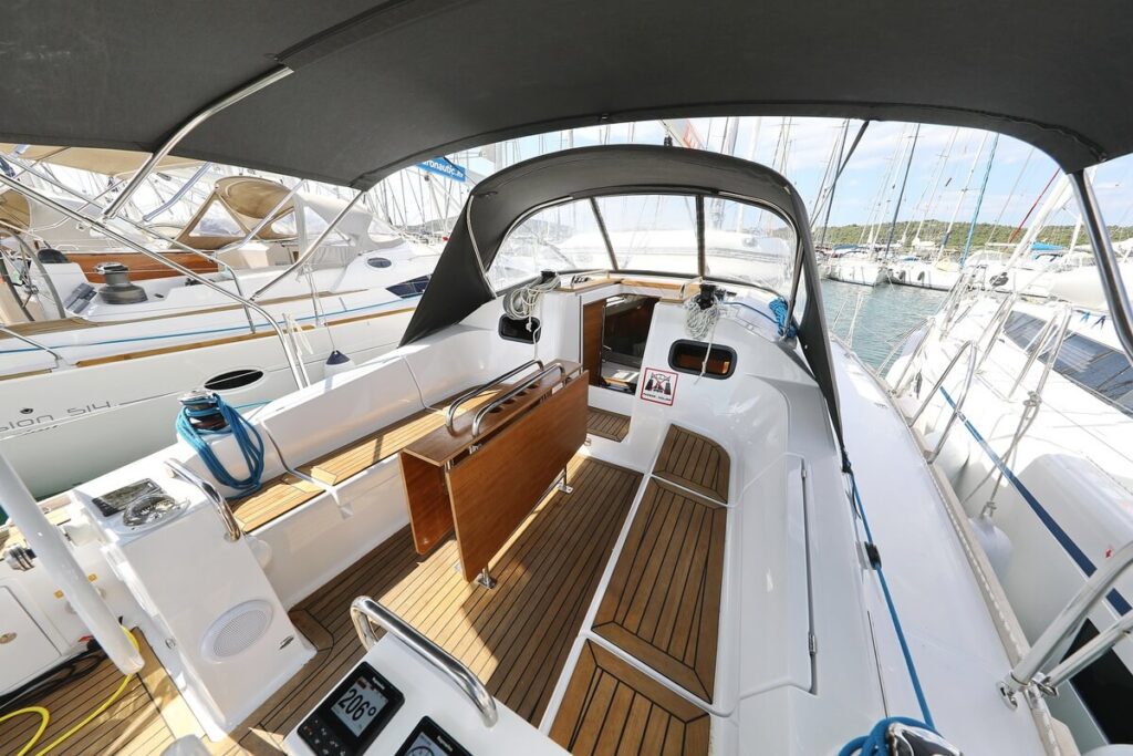 Yacht Image 6