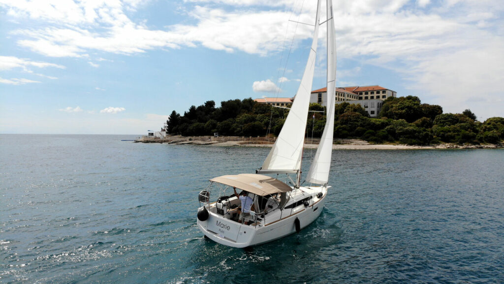Yacht Image 6
