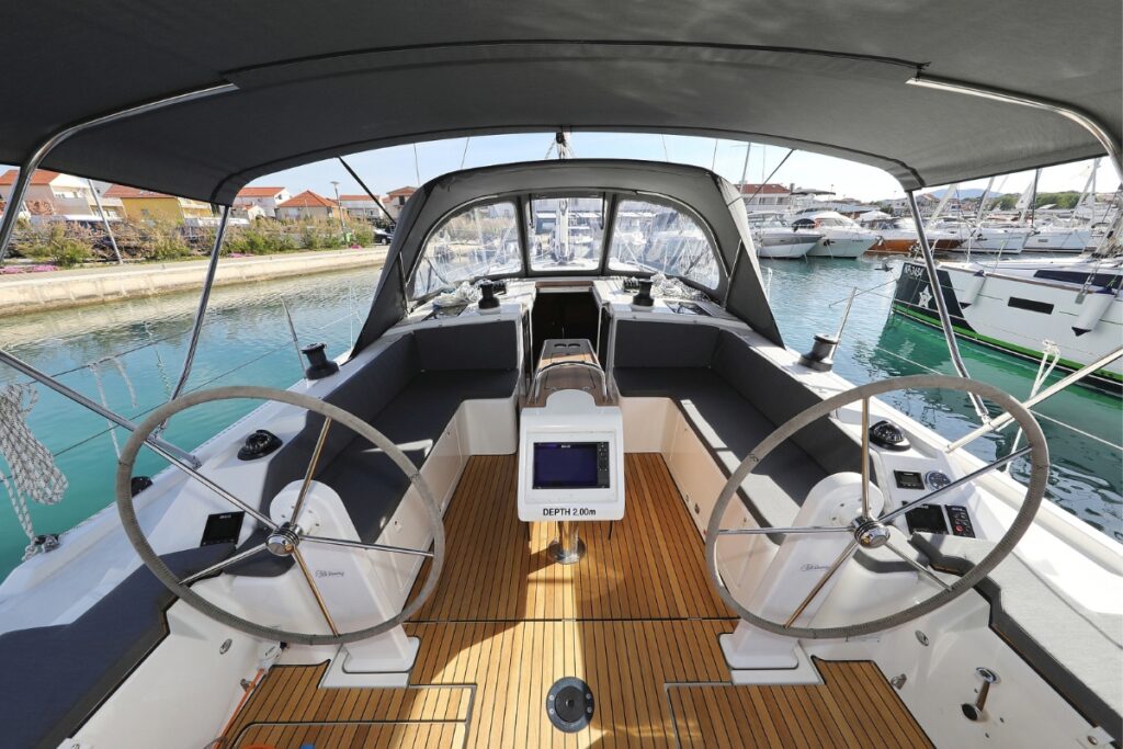 Yacht Image 6