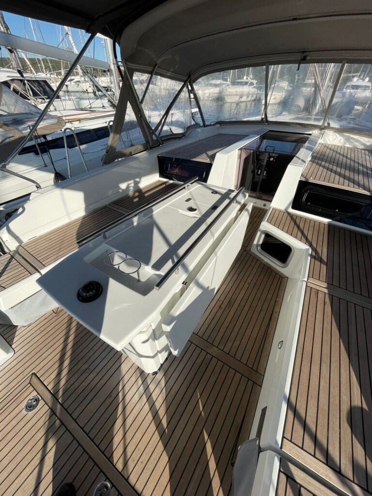 Yacht Image 6
